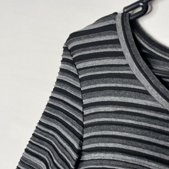 Elemente Clemente Striped Top Size 0 - Picture 5 of 7